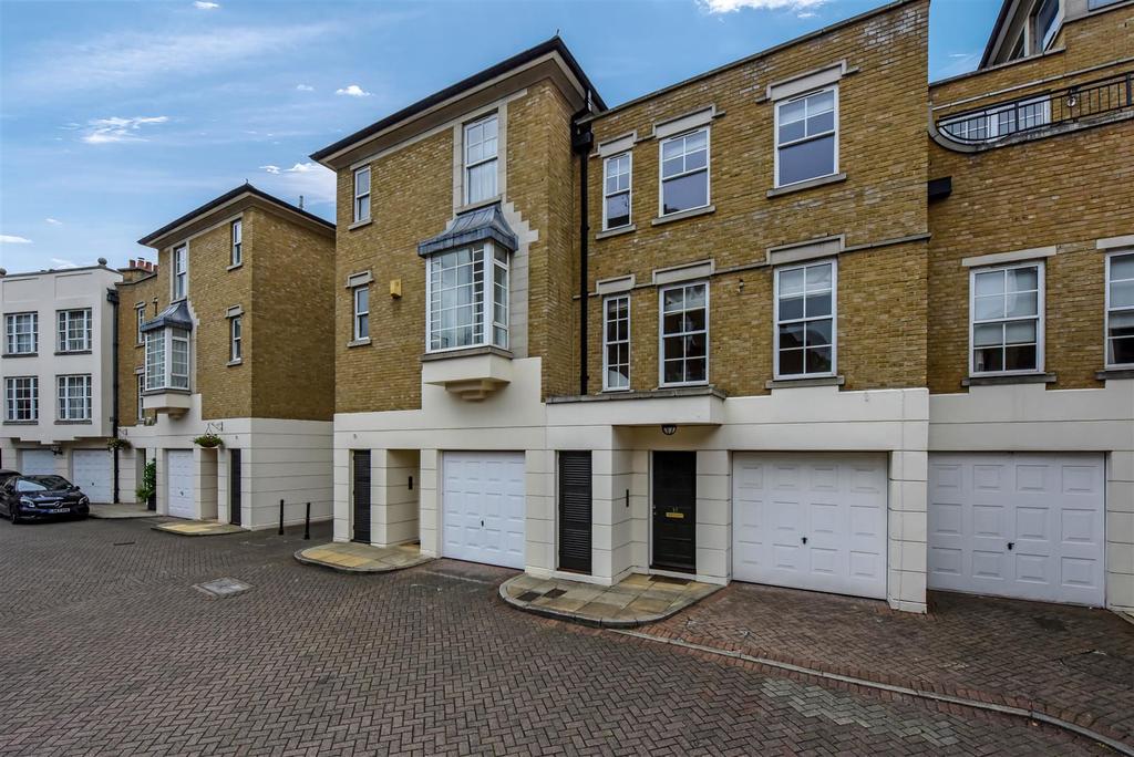 Balvaird Place Bessborough Gardens... 2 bed terraced house £3,575 pcm