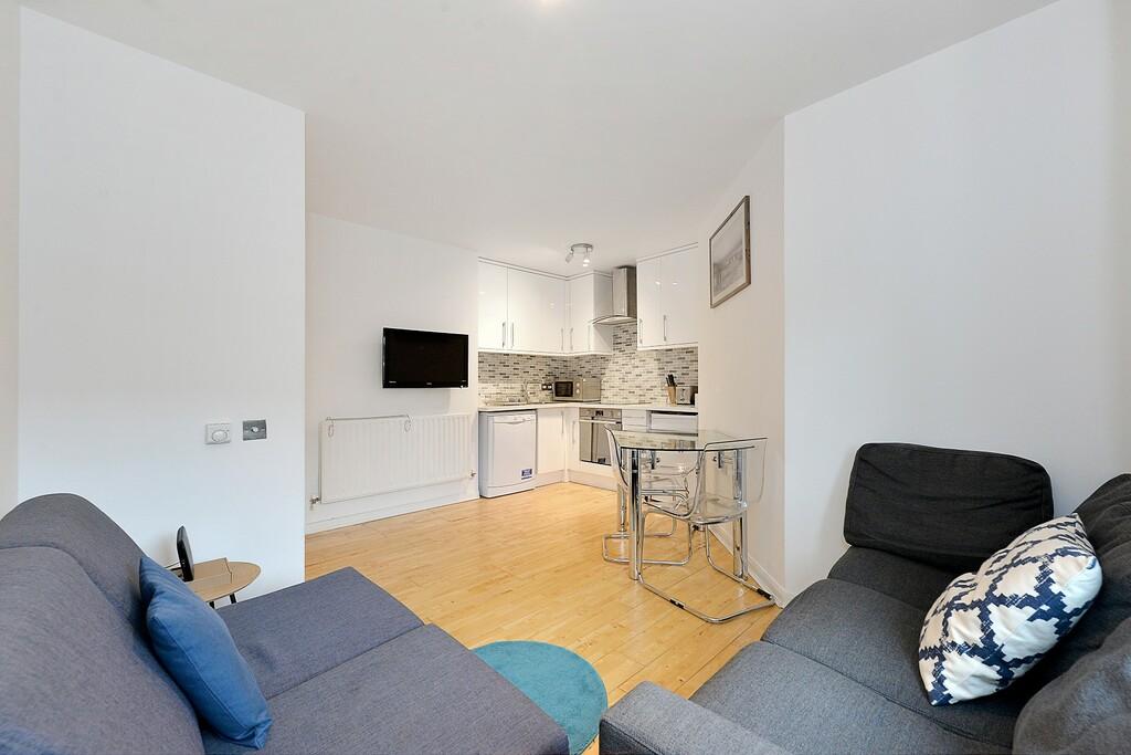 Atwood House, Beckford Close, W14 1 bed flat - £1,842 pcm (£425 pw)