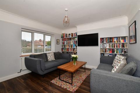 18 Beechen Lane, Lower Kingswood, Tadworth, KT20 6RY