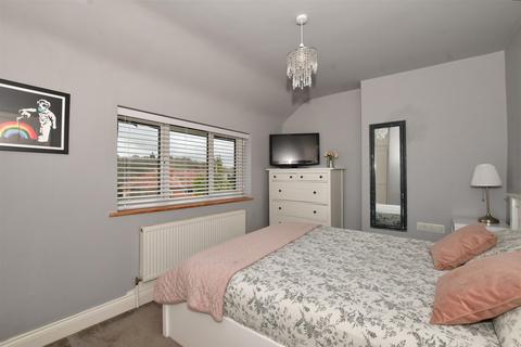 18 Beechen Lane, Lower Kingswood, Tadworth, KT20 6RY