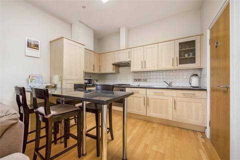 2 bedroom flat for sale - Kings Avenue, New Malden, KT3