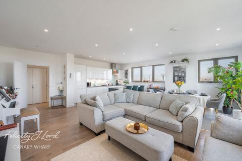 2 bedroom apartment for sale - Armada Way, London