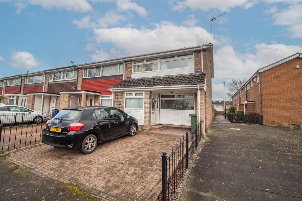 Lowbiggin, Newbiggin Hall, Newcastle... 3 bed terraced house £125,000