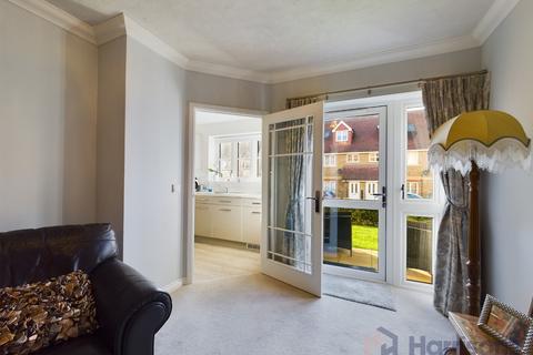 2 bedroom apartment for sale - Beatrice Lodge, Canterbury Road, Sittingbourne, Kent, ME10 4FD