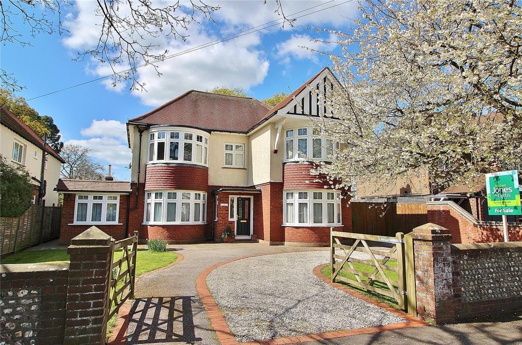 Offington Avenue, Worthing, West Sussex, BN14 5 bed detached house for