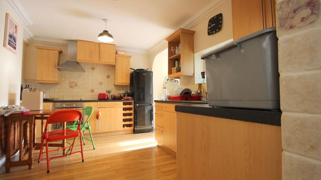Room 5, Crombie Avenue, York 1 bed in a house share £715 pcm (£165 pw)