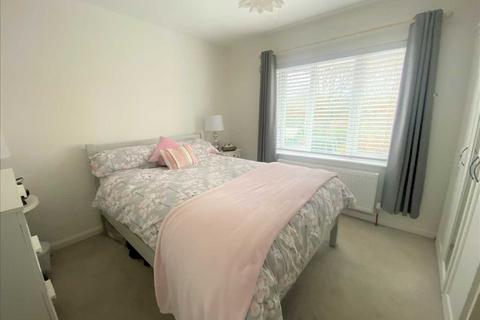 2 Globefield, Topsham, Exeter, EX3 0EY