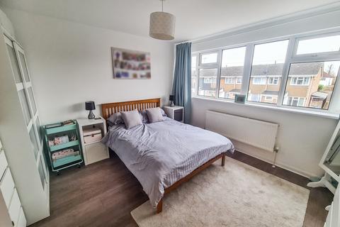 11 Poulcott, Wraysbury, Staines-upon-thames, TW19 5DN