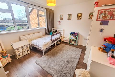 11 Poulcott, Wraysbury, Staines-upon-thames, TW19 5DN