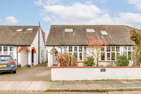 21 Cleveland Avenue, Hampton, TW12 2RD