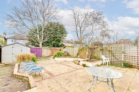 21 Cleveland Avenue, Hampton, TW12 2RD