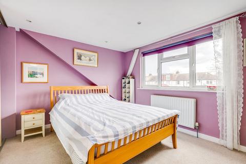 21 Cleveland Avenue, Hampton, TW12 2RD
