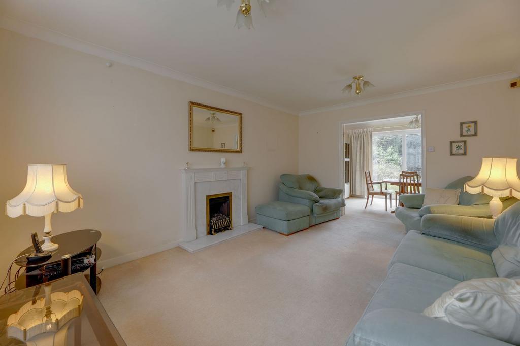 Frankholmes Drive, Shirley, B90 4 bed detached house £565,000