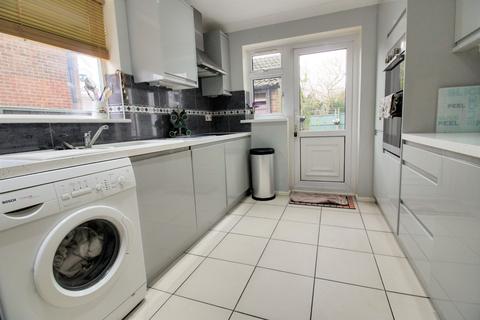 4 bedroom detached house for sale - FABIAN CLOSE, WATERLOOVILLE
