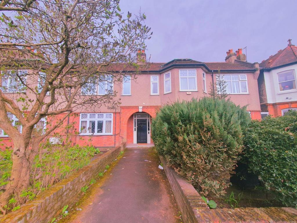 Oakthorpe Road, Palmers Green House share £800 pcm (£185 pw)