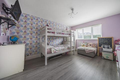 3 New Park Road, Ashford, TW15 1EG