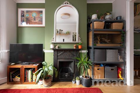 3 bedroom terraced house for sale - Haldan Road, Highams Park, E4