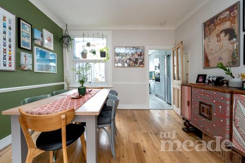 3 bedroom terraced house for sale - Haldan Road, Highams Park, E4