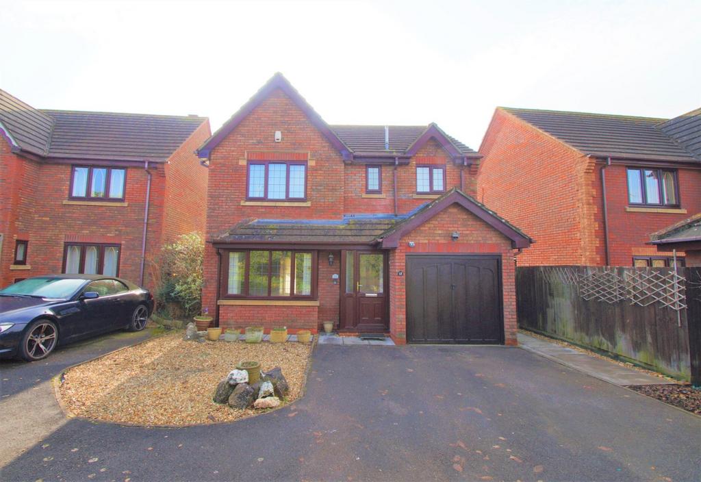 Noel Coward Close, BurnhamonSea, Somerset, TA8 4 bed detached house