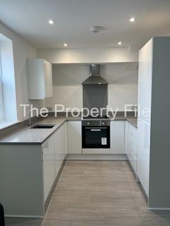3 bedroom apartment to rent, Norwood Road, Stretford M32
