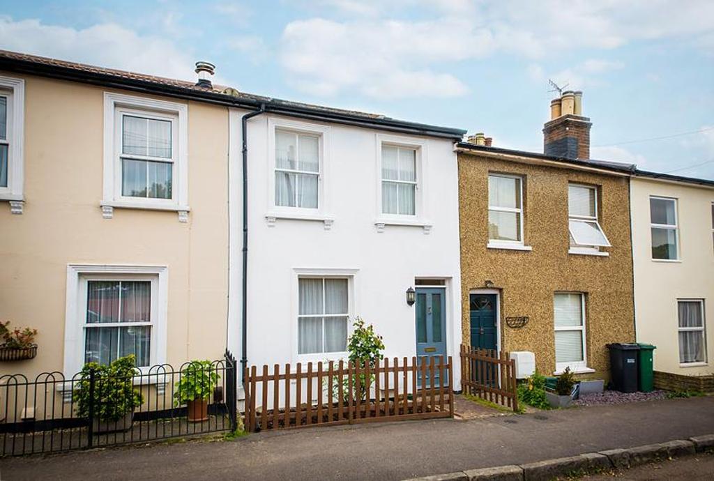 Mark Street, Reigate, RH2 2 bed terraced house £1,500 pcm (£346 pw)