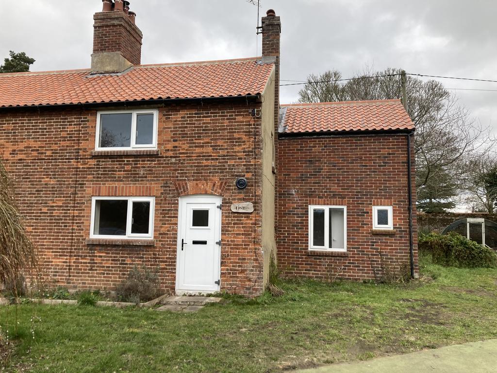 Easton Road, Marlingford NR9 3 bed semidetached house £925 pcm (£213 pw)