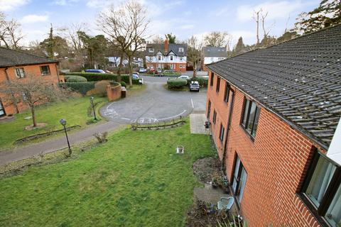 1 bedroom apartment for sale, Church Road East,  Farnborough , GU14