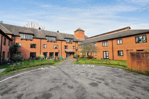Church Road East,  Farnborough , GU14