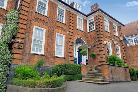 Flat E, 89 Redington Road, London, NW3 7RR