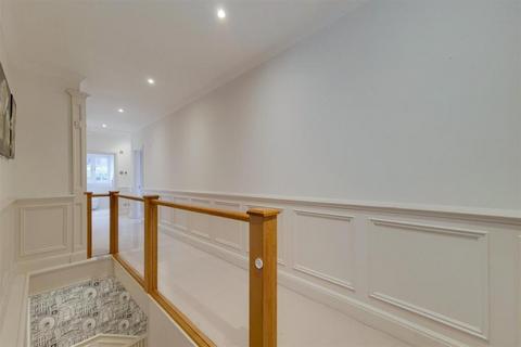 Flat E, 89 Redington Road, London, NW3 7RR