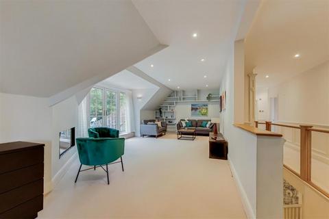 Flat E, 89 Redington Road, London, NW3 7RR