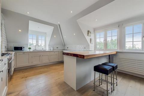 Flat E, 89 Redington Road, London, NW3 7RR