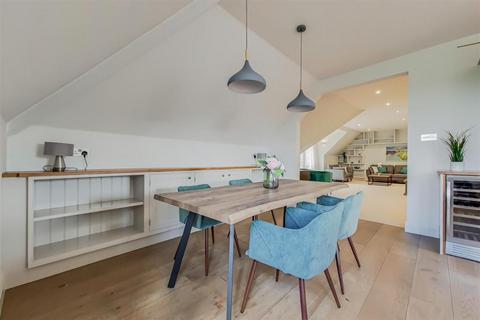 Flat E, 89 Redington Road, London, NW3 7RR