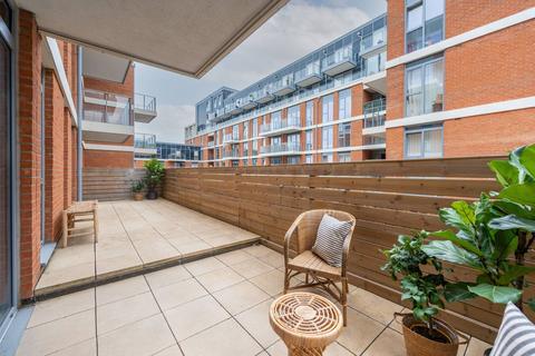 3 bedroom flat for sale, Talisker House, Acton, London, W3