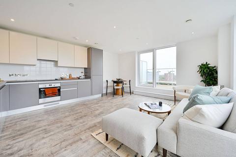 3 bedroom flat for sale, Talisker House, Acton, London, W3