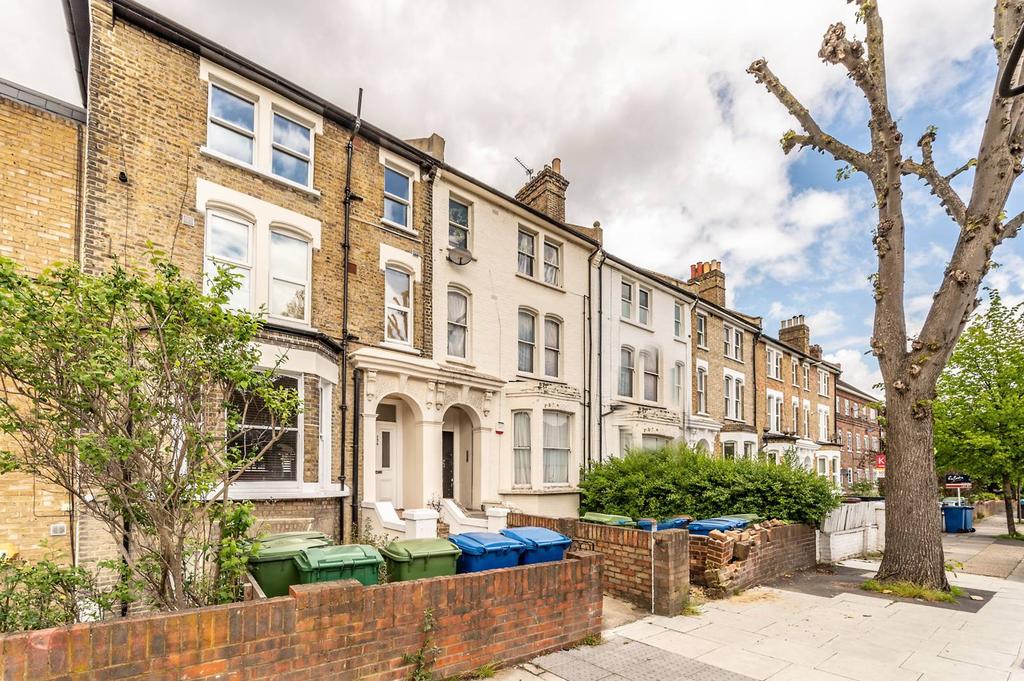Barry Road, East Dulwich, London, SE22 1 bed flat £1,700 pcm (£392 pw)