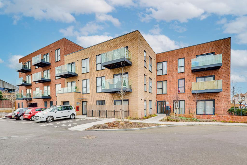 Fairfax Drive, Southendonsea, SS0 1 bed flat £210,000