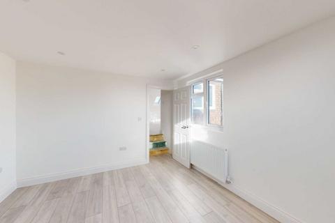 1 bedroom apartment to rent, Bathurst Walk, Iver, SL0 9AZ