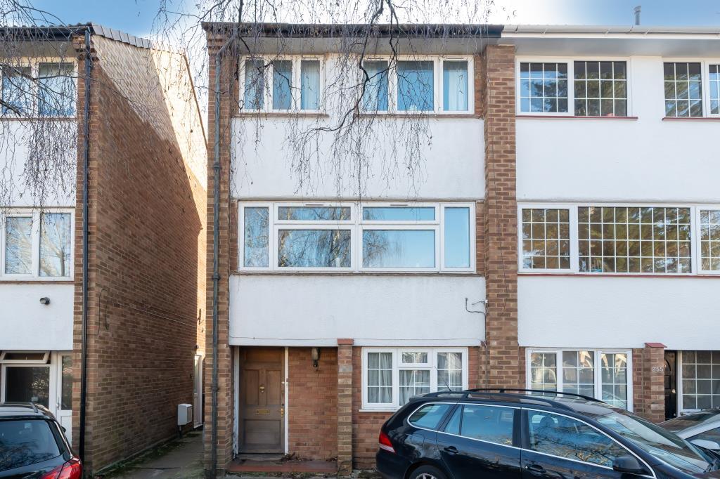 Windsor, Berkshire, SL4 3 bed for sale £300,000