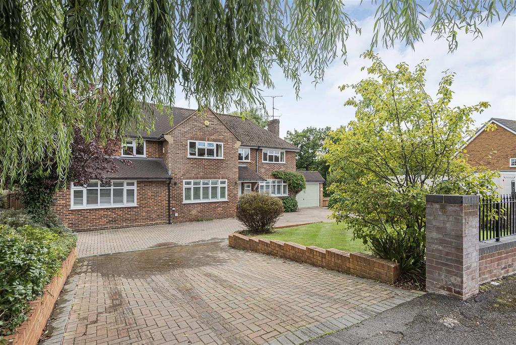 Fairway Avenue, Tilehurst, Reading, RG30 5 bed detached house - £995,000