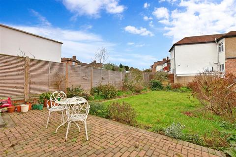 23 The Vale, Woodford Green, IG8 9BX