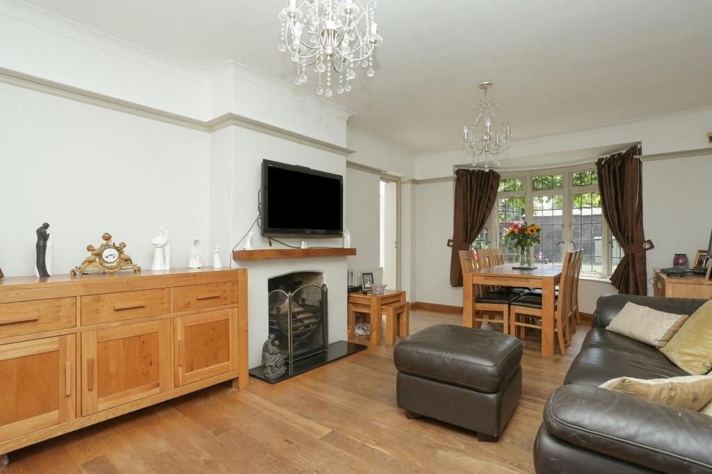 Alpha Road, Birchington, CT7 4 bed detached bungalow £650,000