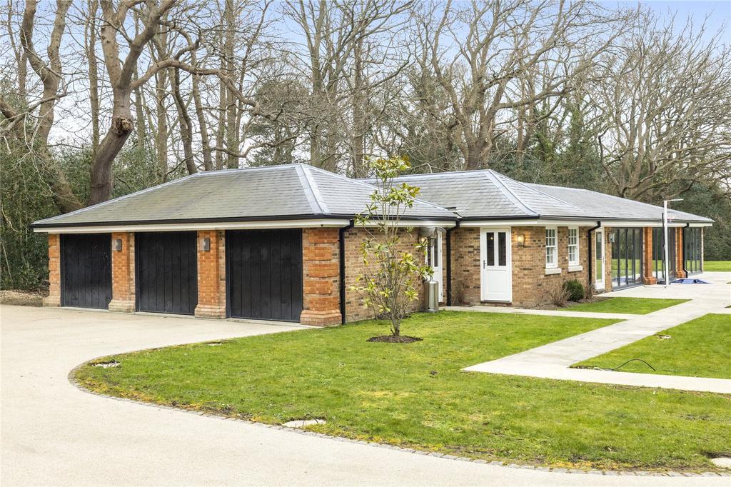 Garage/Pool/Annexe