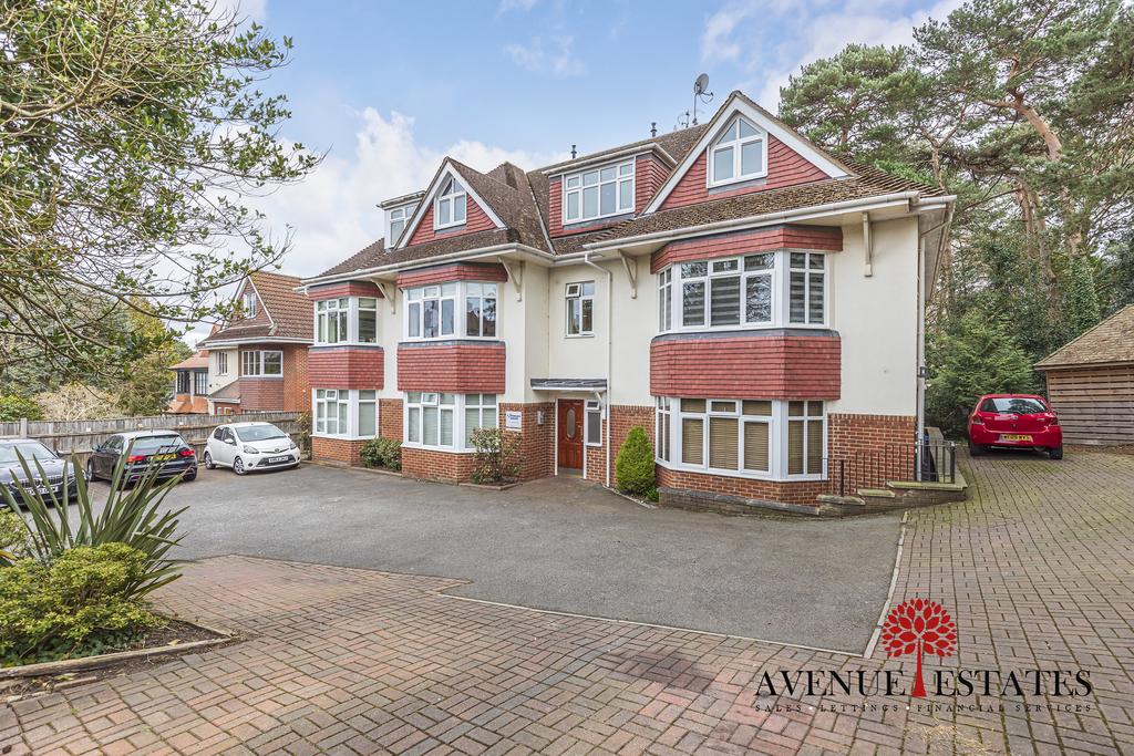 Howard Road, Bournemouth BH8 2 bed apartment £249,950