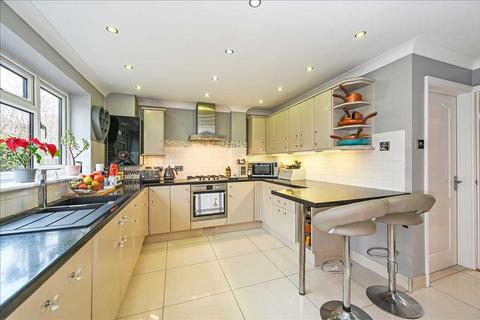 7 Weald Close, Locks Heath, Southampton, SO31 6UZ