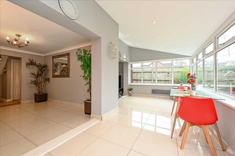 7 Weald Close, Locks Heath, Southampton, SO31 6UZ