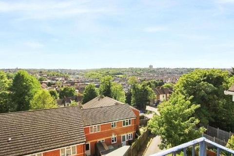 1 bedroom apartment to rent, Beacon Road, Chatham, Kent, ME5