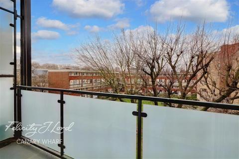 3 bedroom maisonette to rent, Galleons House, E14