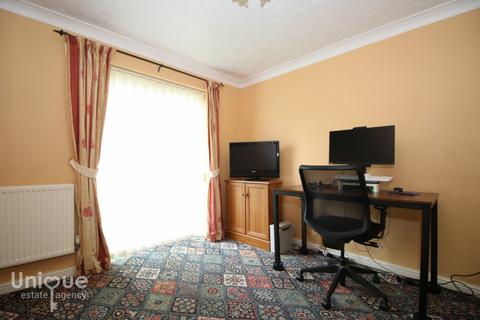 1 Chirk Drive, Thornton-cleveleys, FY5 4FG