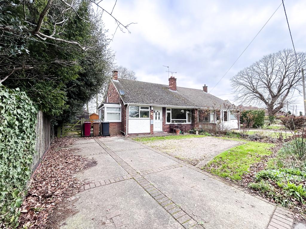 Burton upon Stather, DN15 2 bed semidetached bungalow £170,000